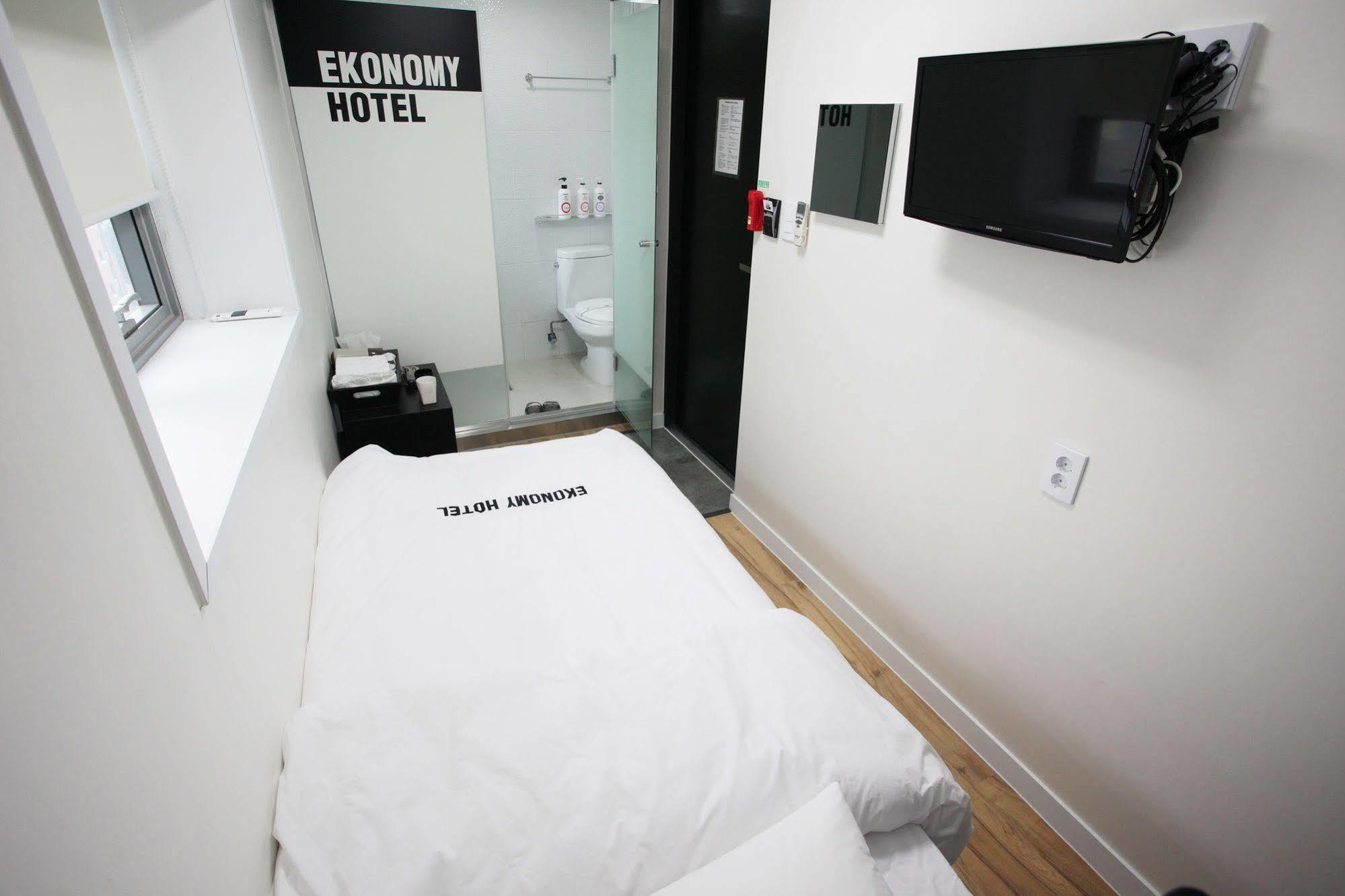 Ekonomy Hotel Myeongdong Central Seul Exterior foto