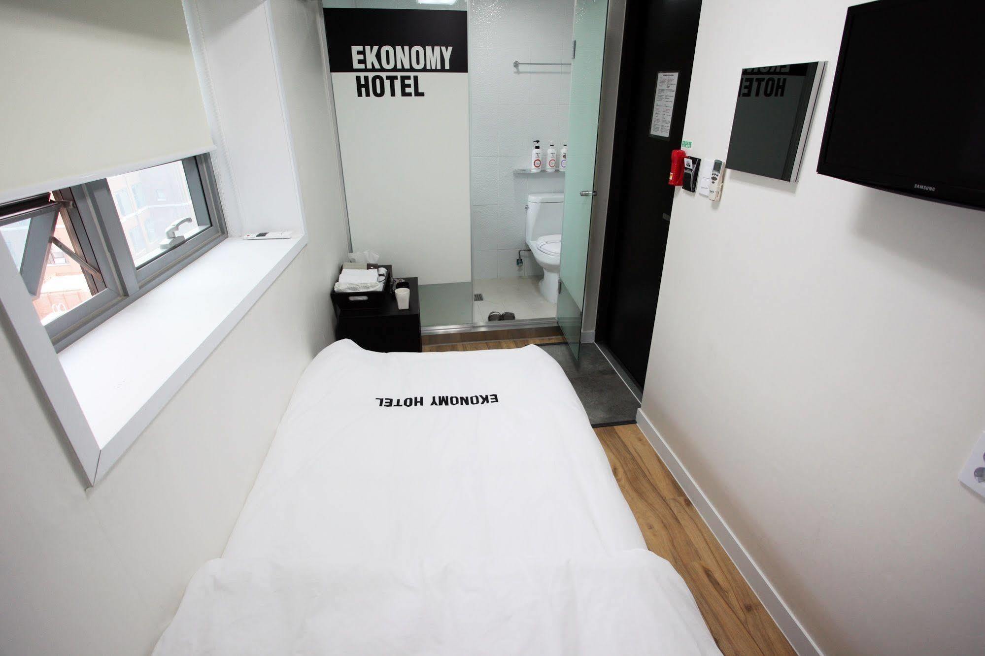 Ekonomy Hotel Myeongdong Central Seul Exterior foto