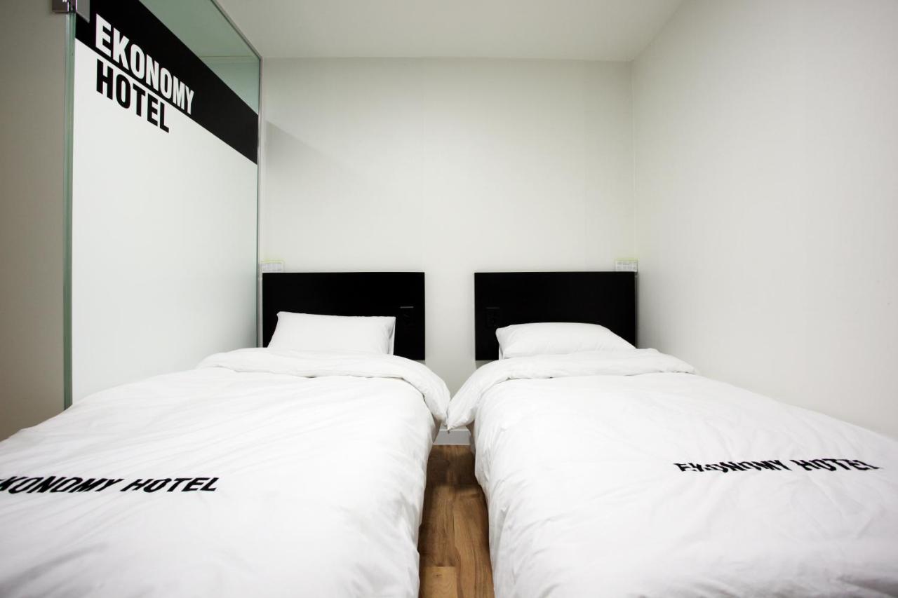 Ekonomy Hotel Myeongdong Central Seul Exterior foto