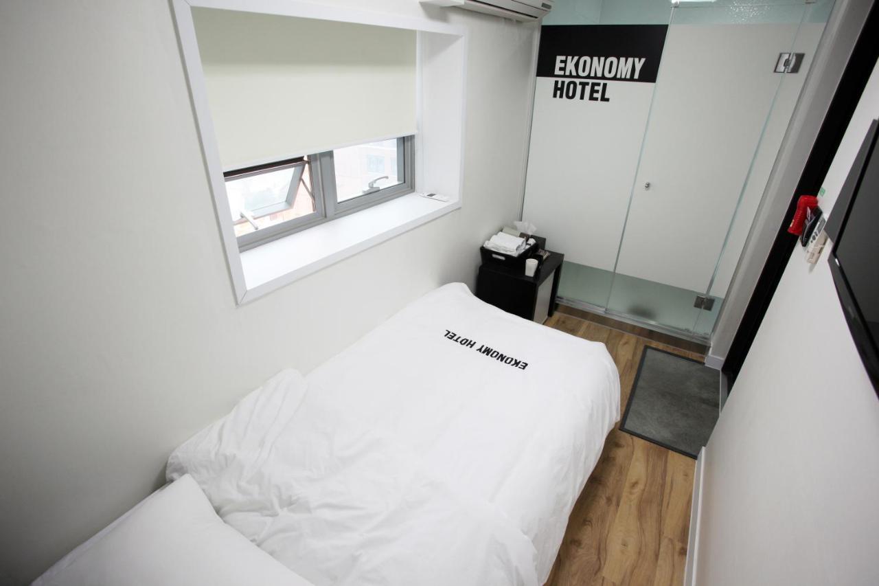 Ekonomy Hotel Myeongdong Central Seul Exterior foto